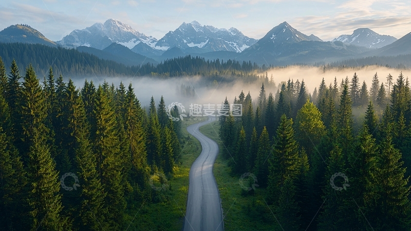 高清大图下载【趣麦麦图】森林公路远山雾气