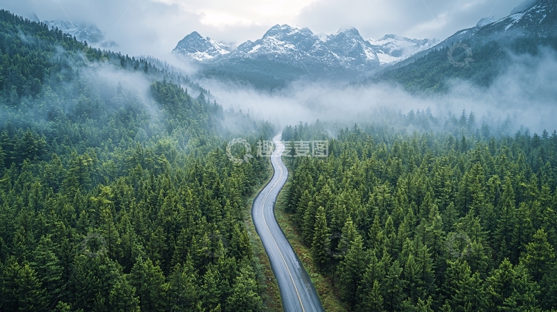 高清大图下载【趣麦麦图】雾气缭绕的山路