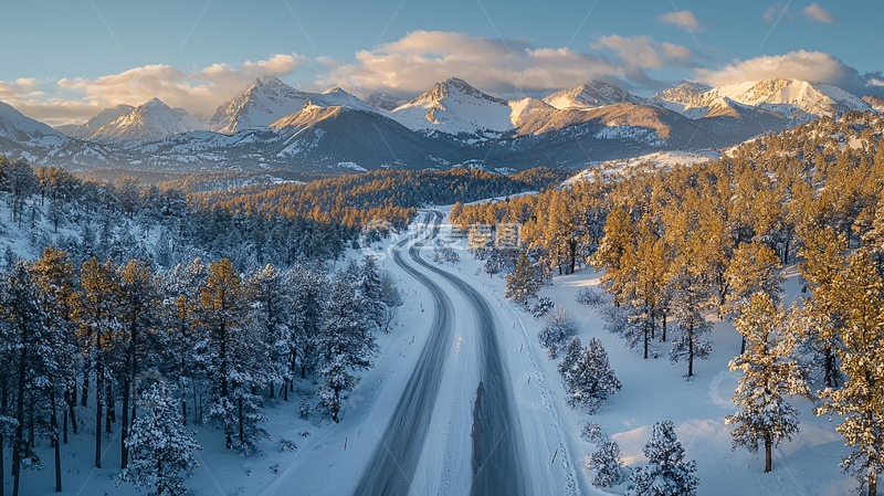 高清大图下载【趣麦麦图】雪山下的公路