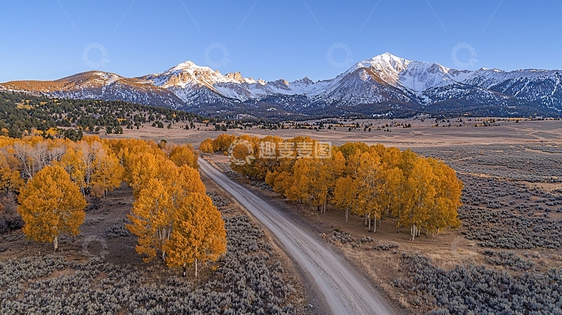 高清大图下载【趣麦麦图】秋日山谷公路