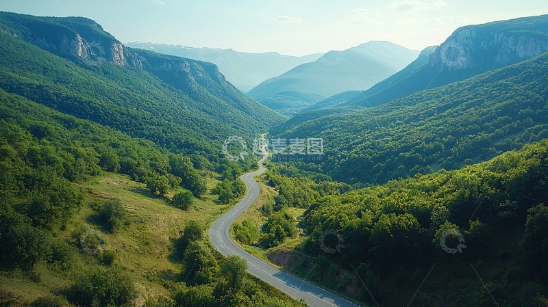 高清大图下载【趣麦麦图】绿色山谷中的蜿蜒道路