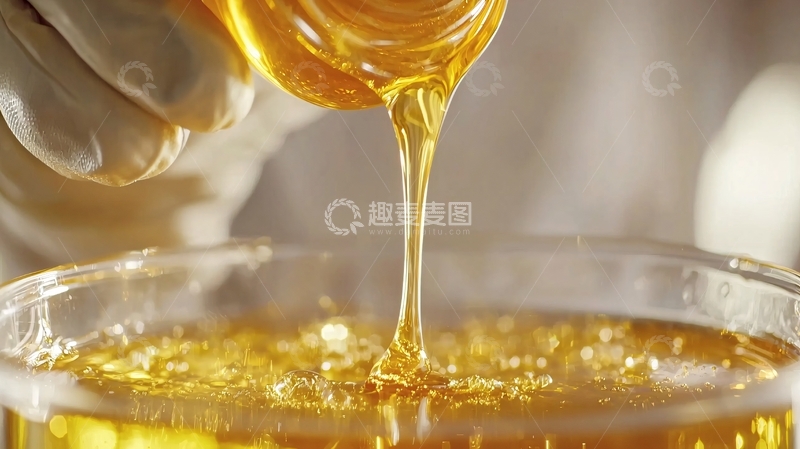 高清大图下载【趣麦麦图】蜂蜜倾倒入玻璃器皿
