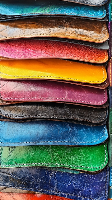 彩色真皮卡包堆叠