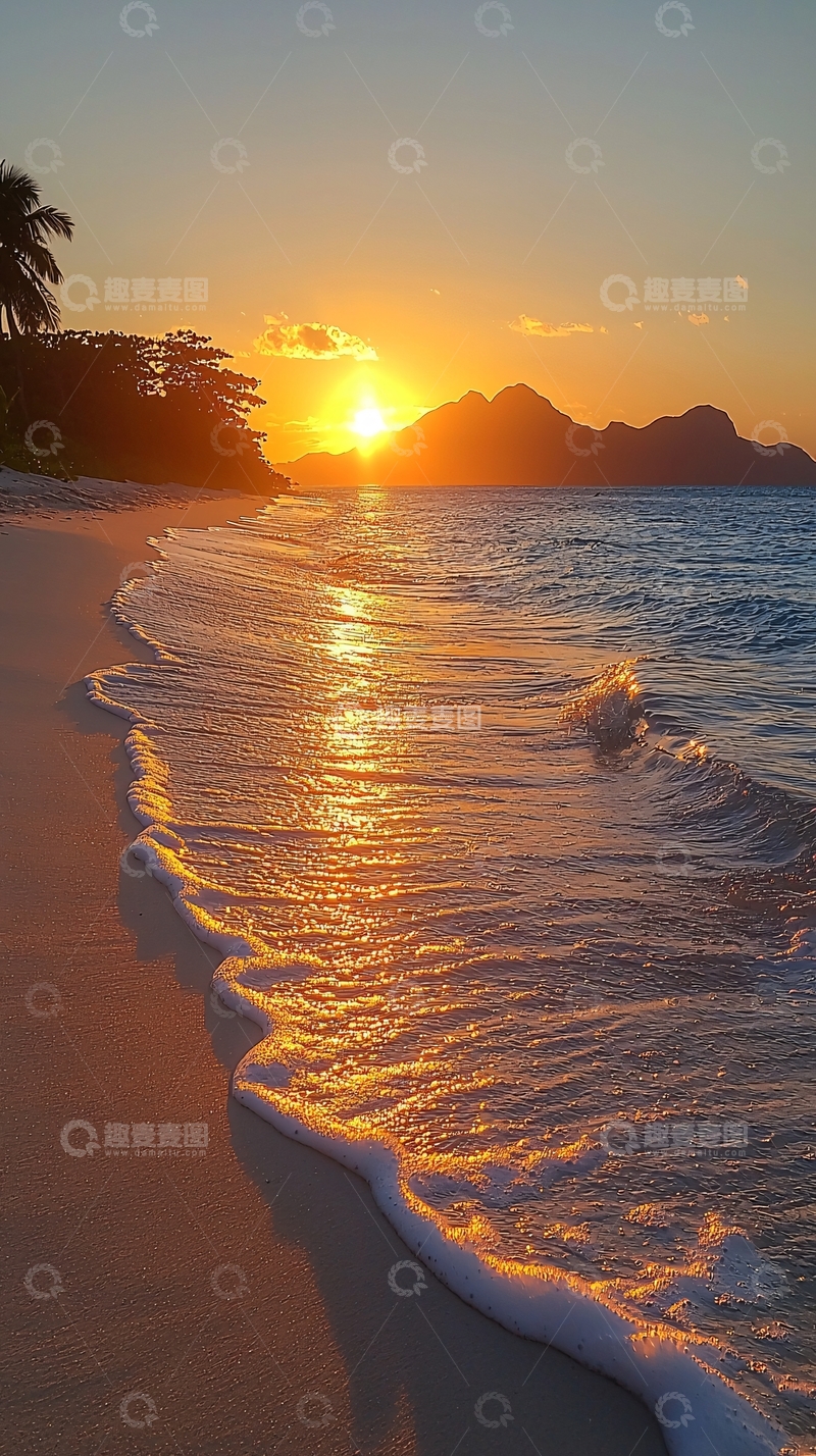 高清大图下载【趣麦麦图】海滩日落金光洒满海面