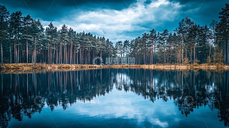 高清大图下载【趣麦麦图】静谧森林湖泊倒影