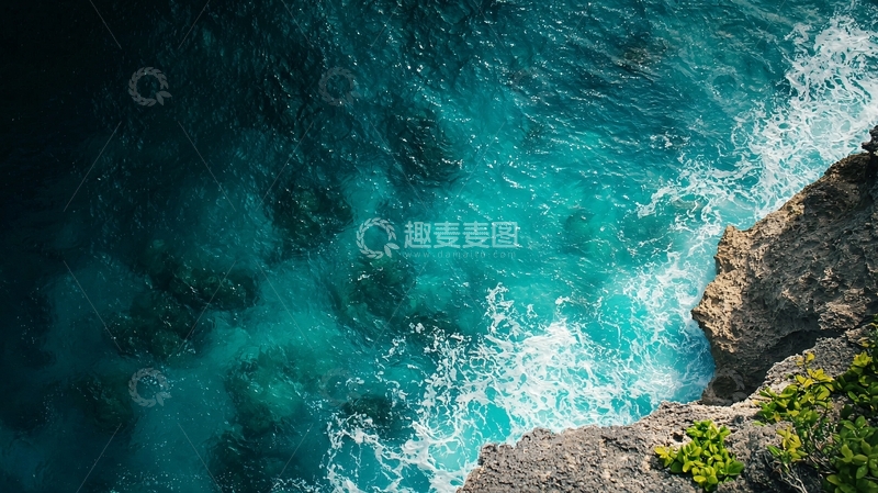 高清大图下载【趣麦麦图】碧蓝大海与礁石海岸