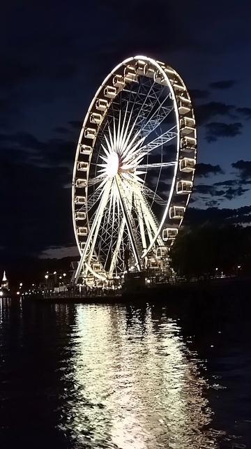 夜晚摩天轮夜景