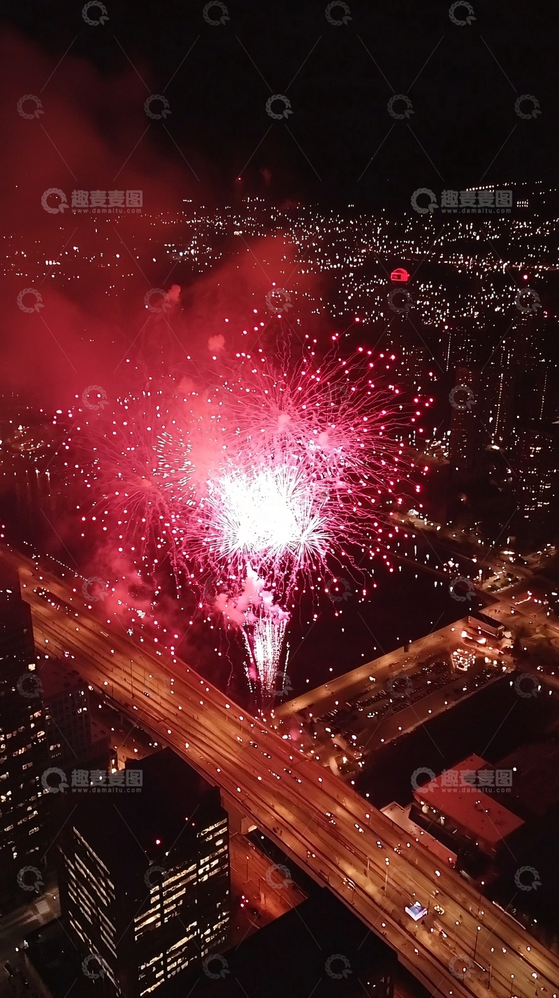 高清大图下载【趣麦麦图】高空俯瞰红色烟火