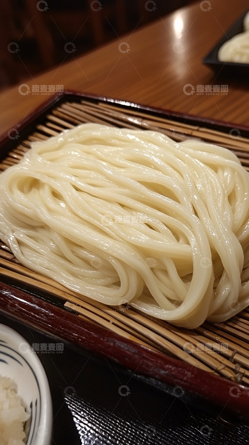 高清大图下载【趣麦麦图】新鲜制作的面条