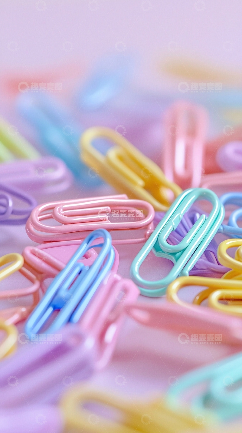 高清大图下载【趣麦麦图】彩色回形针堆叠