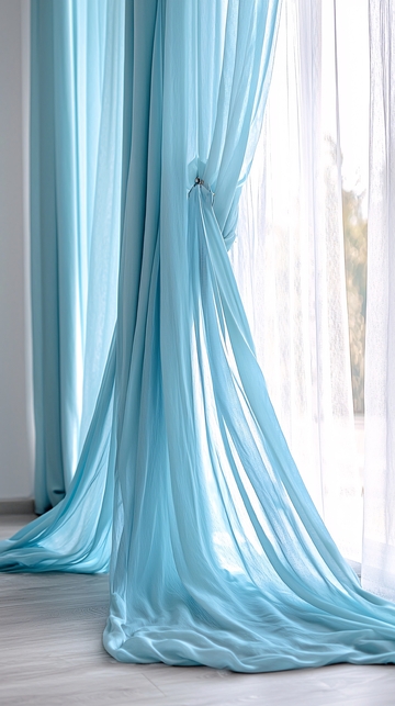 浅蓝色窗帘飘逸质感