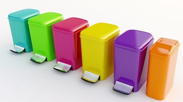 彩色垃圾桶