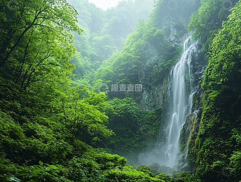 高清大图下载【趣麦麦图】郁郁葱葱的瀑布景观
