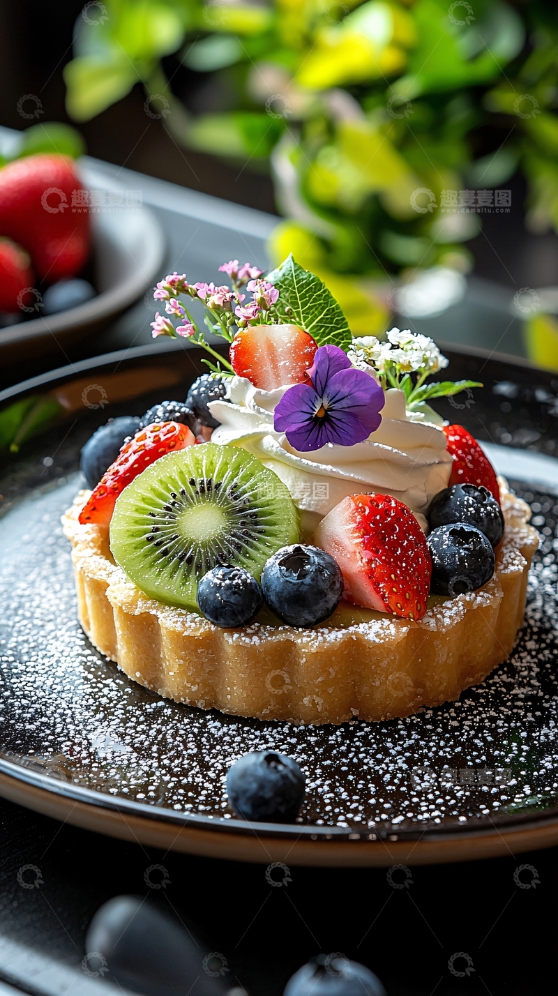 高清大图下载【趣麦麦图】水果挞配奶油和花朵
