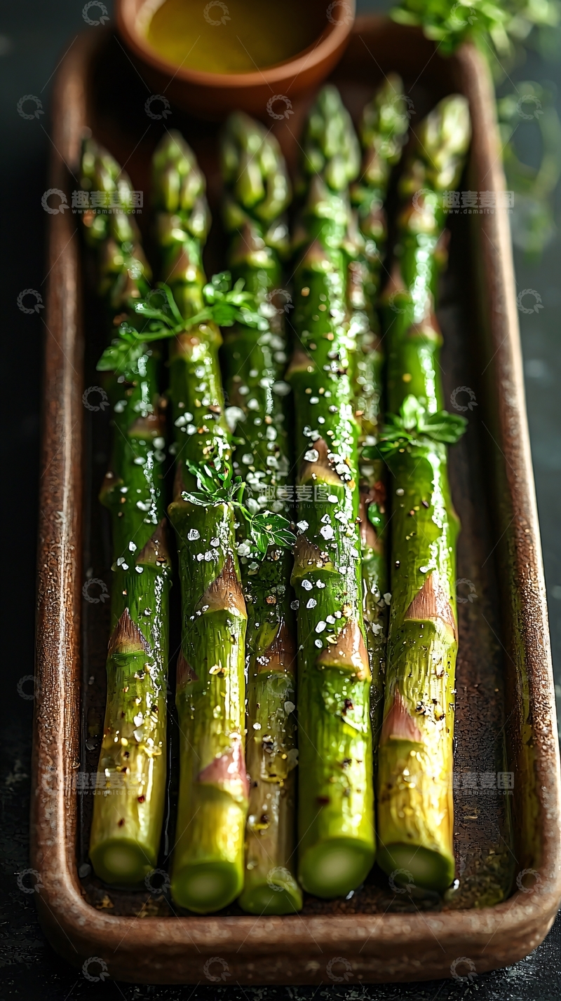 高清大图下载【趣麦麦图】绿色芦笋盘装美食图片