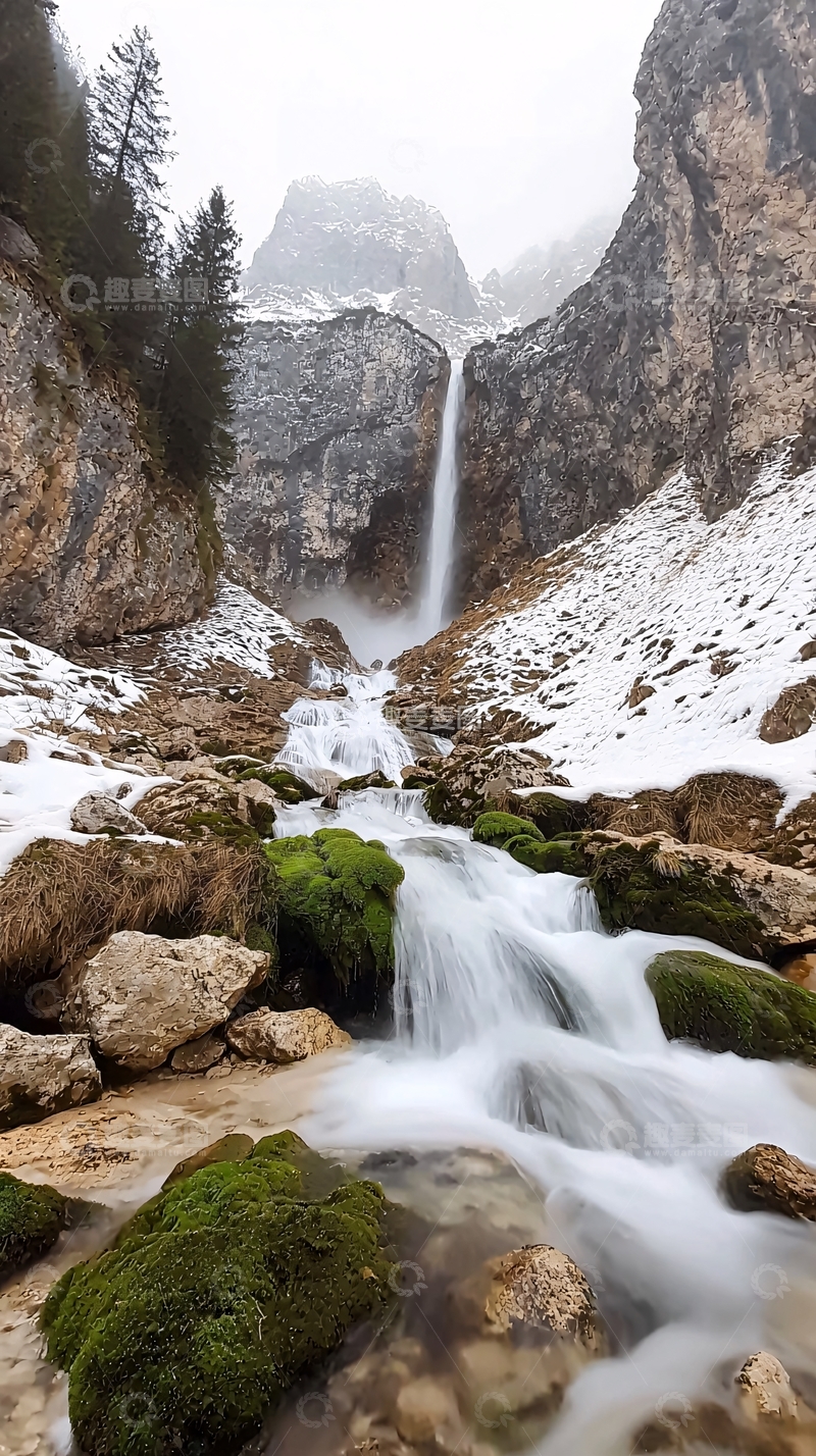 高清大图下载【趣麦麦图】雪山瀑布