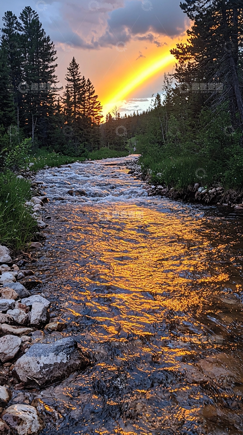 高清大图下载【趣麦麦图】溪流日落