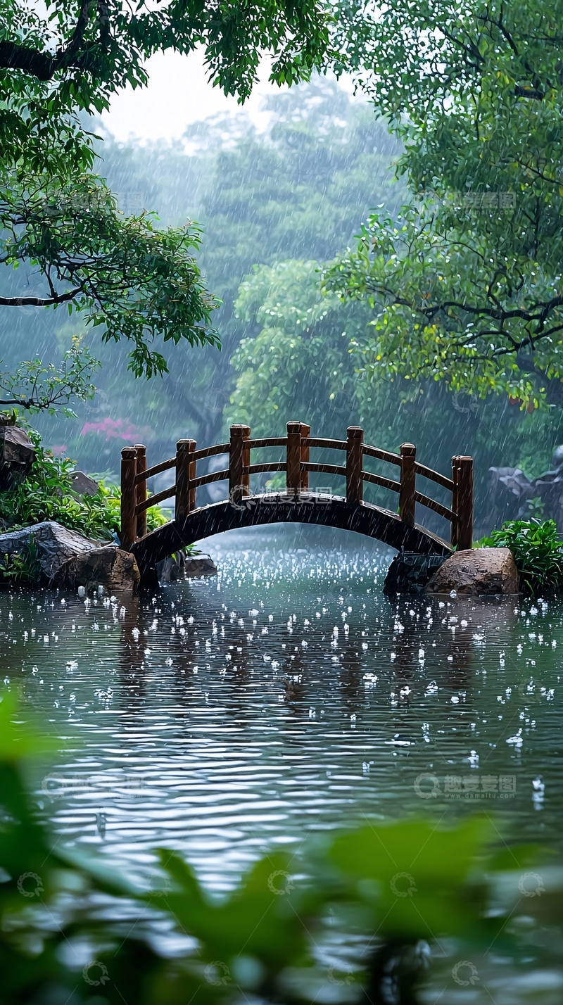 高清大图下载【趣麦麦图】雨中木桥