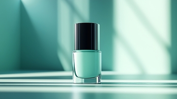 薄荷绿指甲油瓶