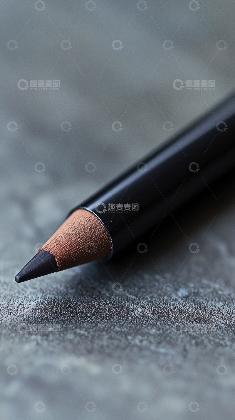 高清大图下载【趣麦麦图】黑色眼线笔特写