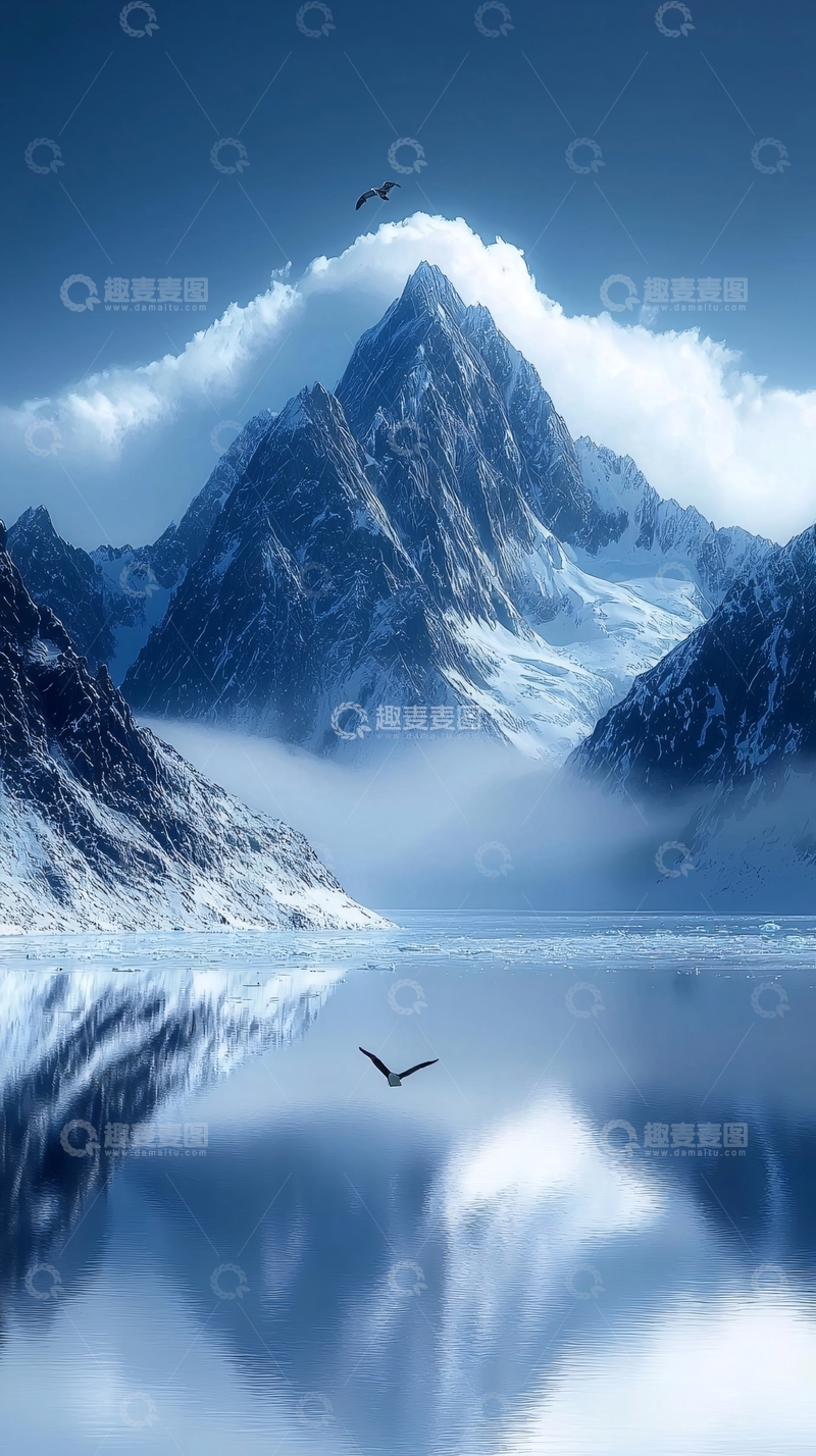 高清大图下载【趣麦麦图】雪山倒影在平静的湖面