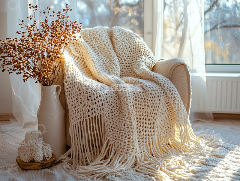 高清大图下载【趣麦麦图】米色毛毯搭在椅子上