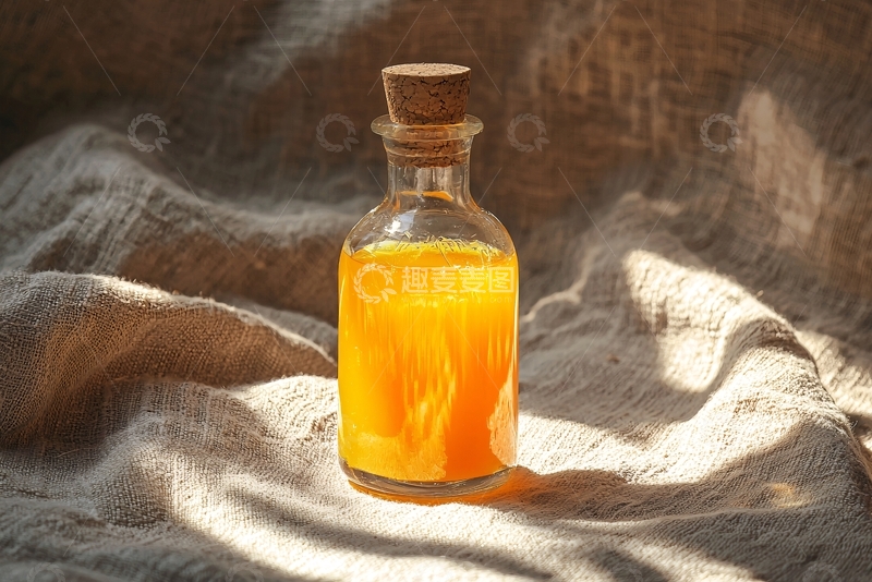 高清大图下载【趣麦麦图】琥珀色液体玻璃瓶