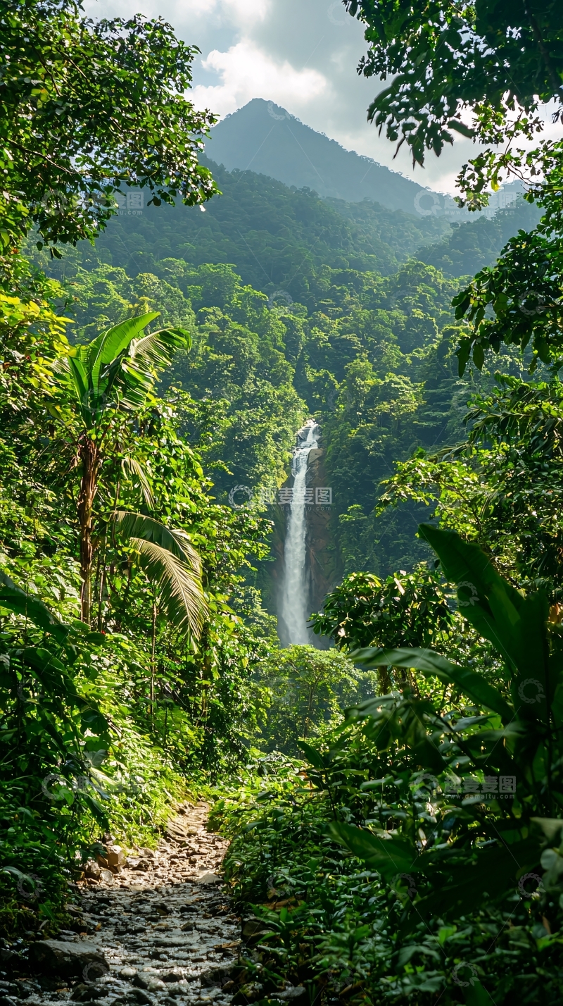 高清大图下载【趣麦麦图】郁郁葱葱的瀑布景观