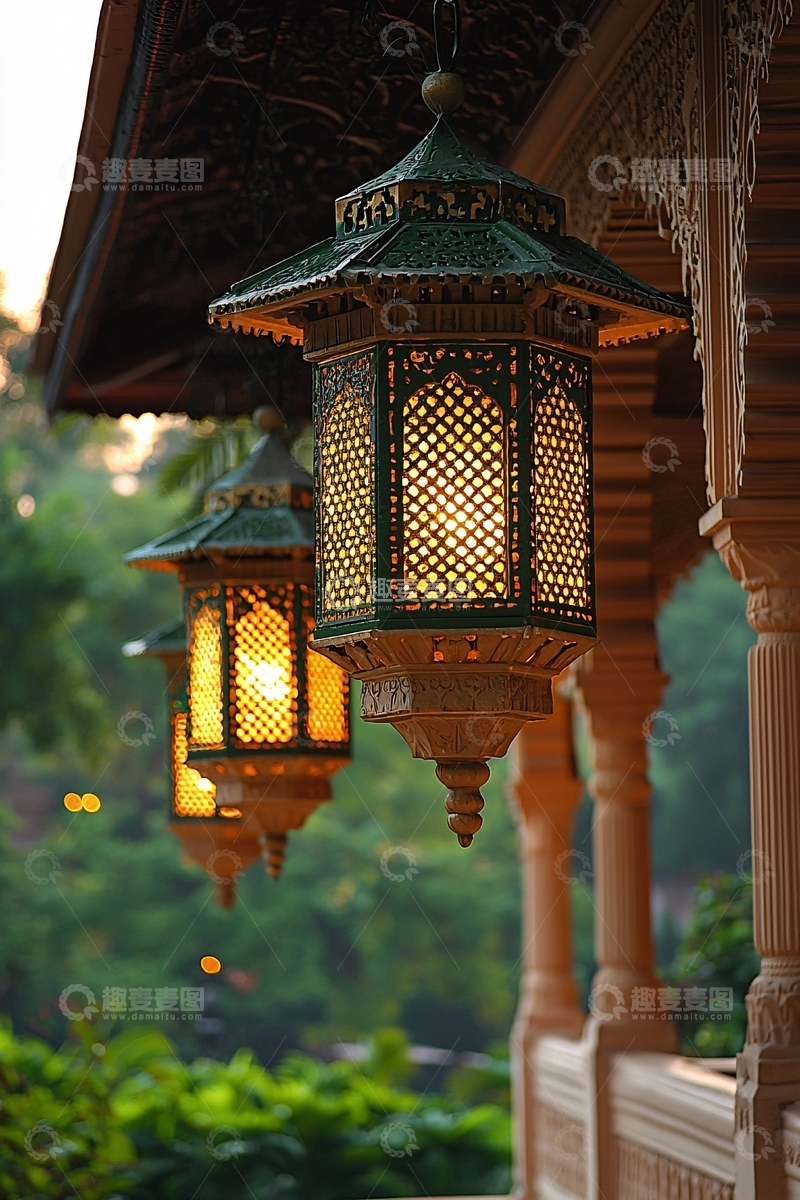 高清大图下载【趣麦麦图】精美雕花复古吊灯