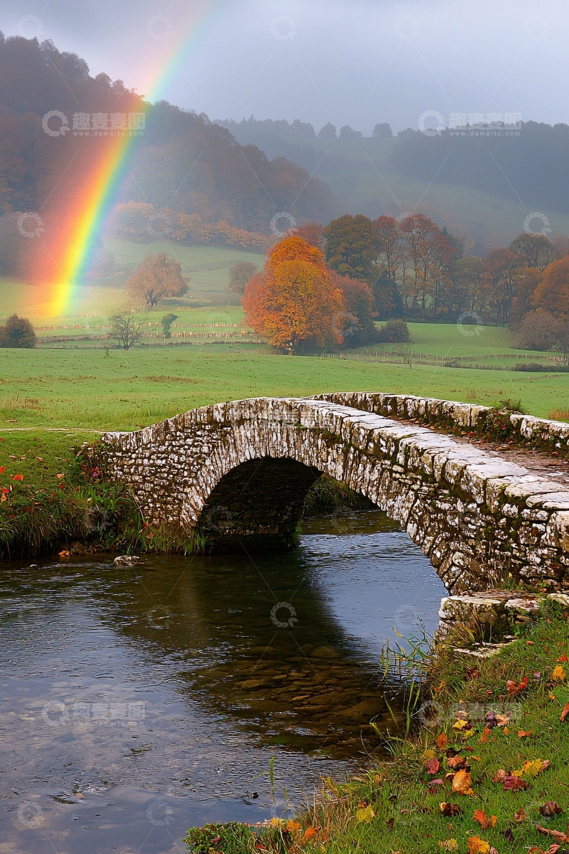 高清大图下载【趣麦麦图】石桥上的彩虹美景
