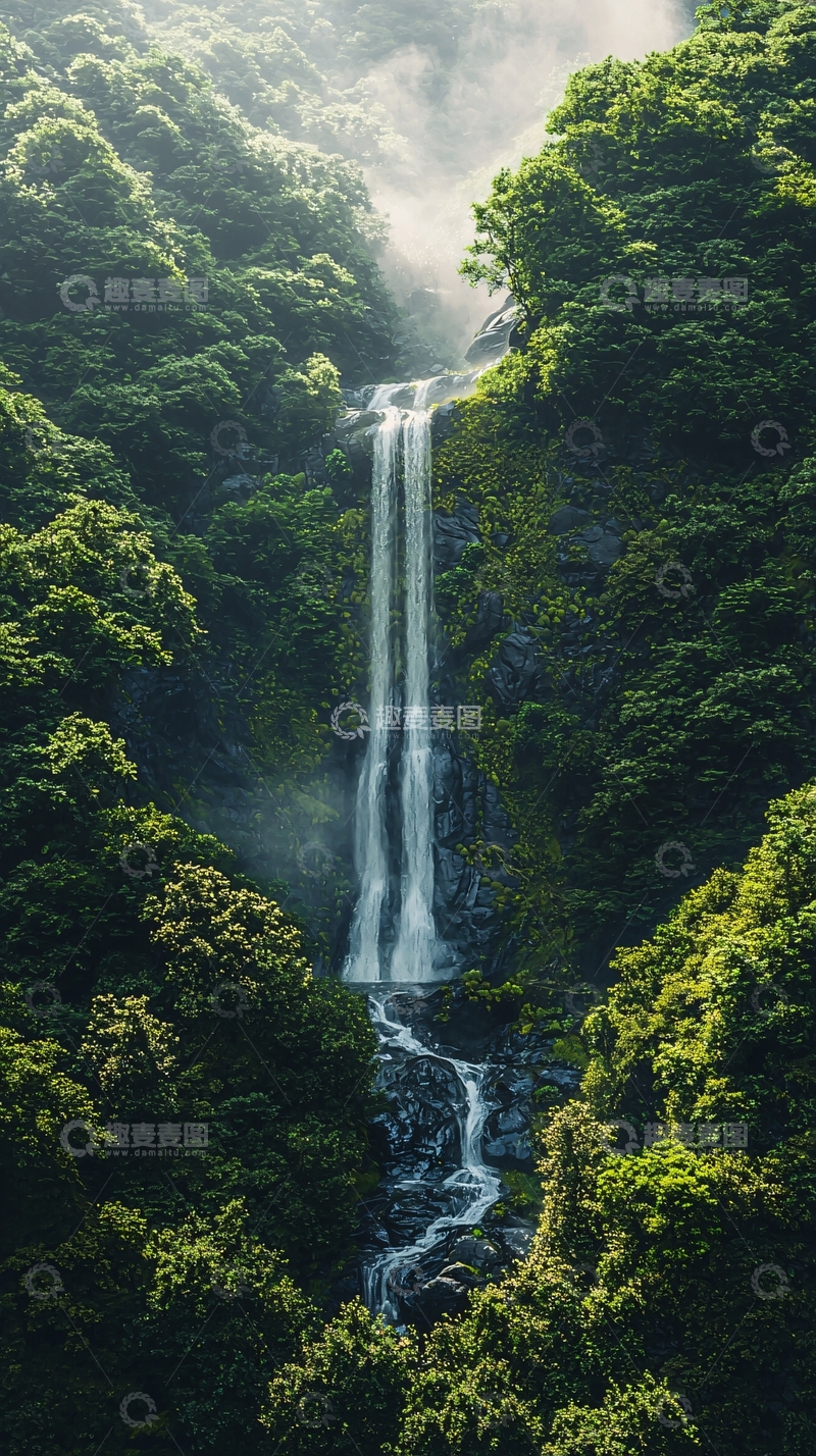 高清大图下载【趣麦麦图】翠绿山林间的瀑布