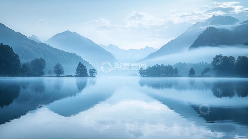 高清大图下载【趣麦麦图】宁静湖泊山峦倒影