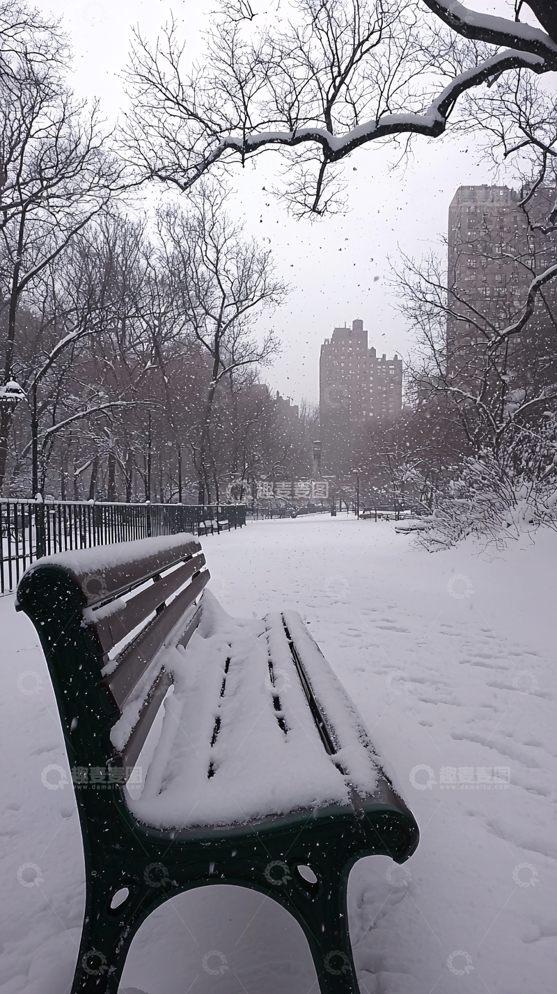 高清大图下载【趣麦麦图】雪中长椅