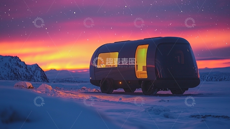 高清大图下载【趣麦麦图】极光下房车雪地露营