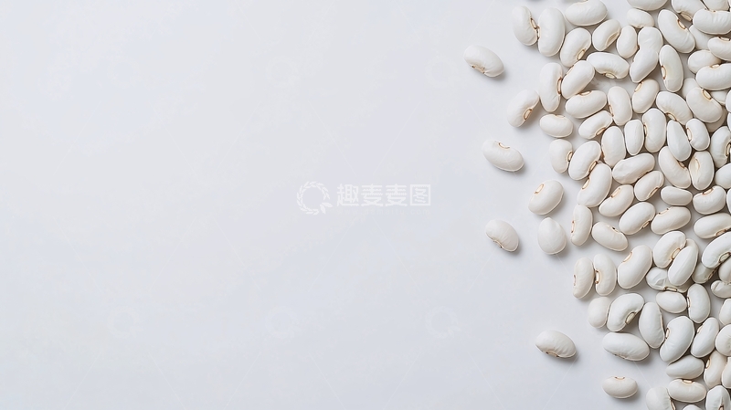 高清大图下载【趣麦麦图】白色背景上散落的白色豆子