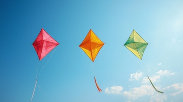 蓝天下的三只风筝