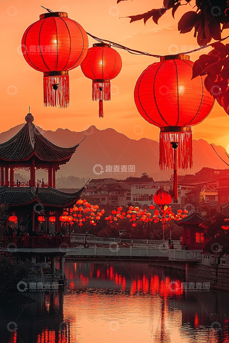 高清大图下载【趣麦麦图】日落余晖下的中国古镇红灯笼