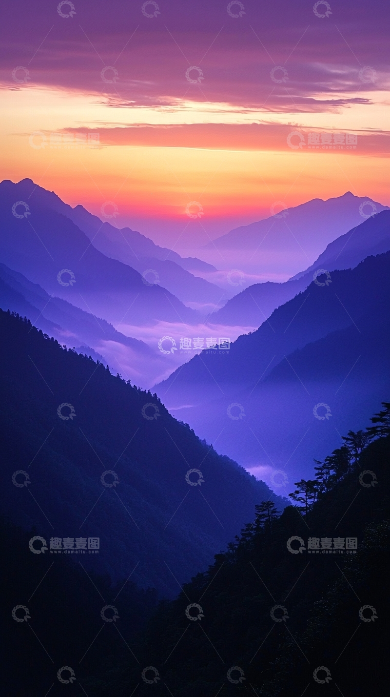 高清大图下载【趣麦麦图】紫色山脉日出