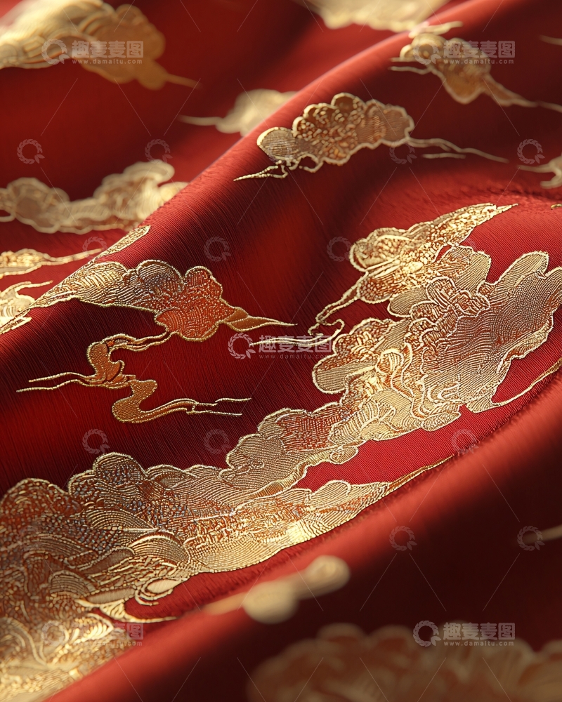 高清大图下载【趣麦麦图】红底金色祥云纹织物