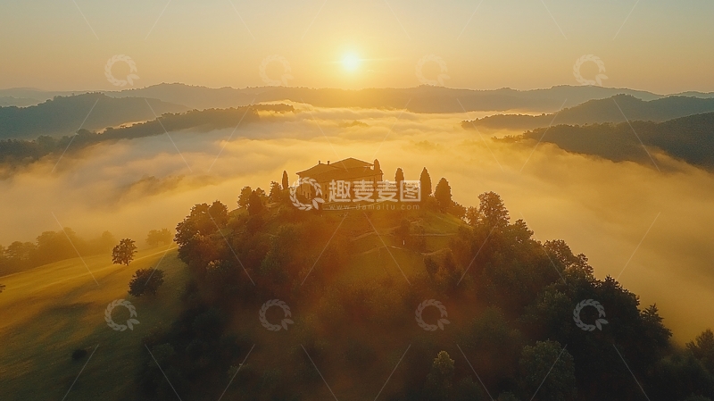 高清大图下载【趣麦麦图】托斯卡纳晨曦下的雾气庄园