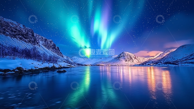 高清大图下载【趣麦麦图】极光倒映在平静湖面