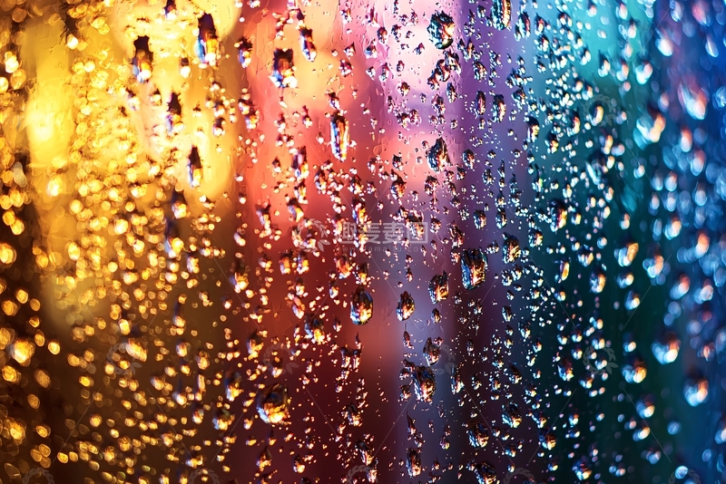 彩色雨滴玻璃窗