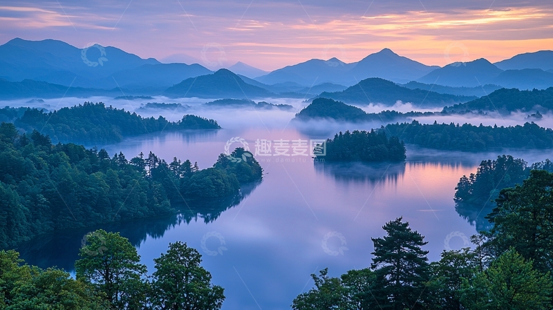 高清大图下载【趣麦麦图】清晨湖泊山峦景色