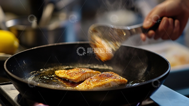 高清大图下载【趣麦麦图】炸鸡排烹饪过程