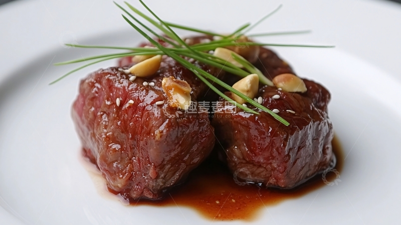 高清大图下载【趣麦麦图】金蒜菲力牛肉粒