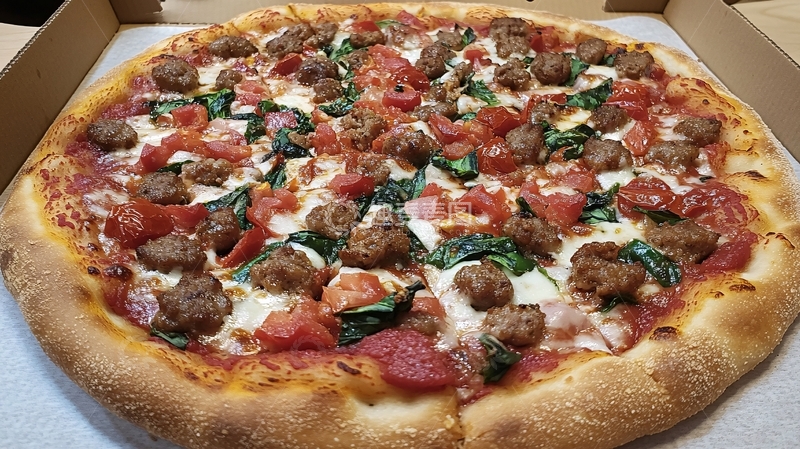 高清大图下载【趣麦麦图】手打牛肉丸比萨1