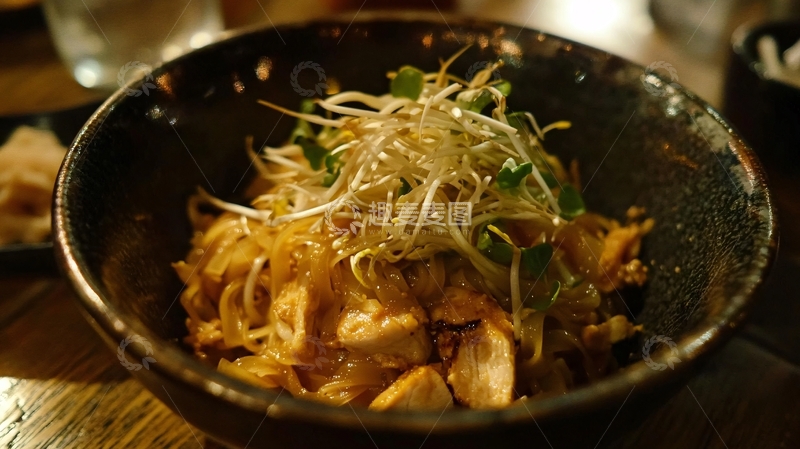 高清大图下载【趣麦麦图】鸡丝豆芽炒米粉