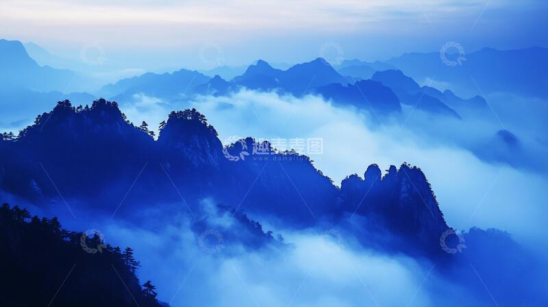 高清大图下载【趣麦麦图】雾漫群峰图片素材下载5