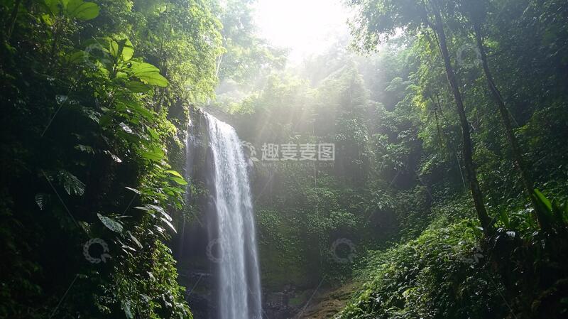 高清大图下载【趣麦麦图】水帘瀑布绿色森林