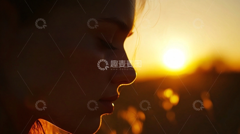 高清大图下载【趣麦麦图】夕阳下的美女